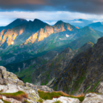 Najpiękniejsze szlaki górskie na świecie – wędrówki, które zapierają dech w piersiach